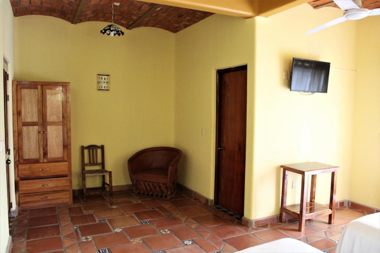 Posada Las Flores Los Ayala Bagian luar foto