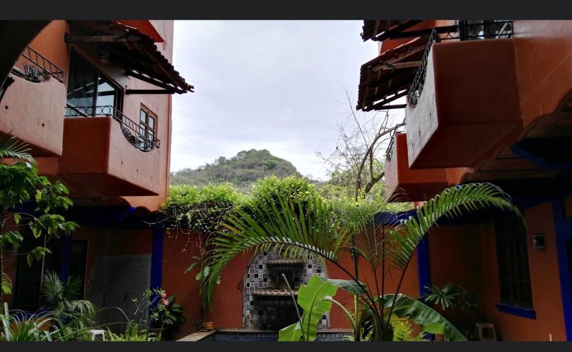 Posada Las Flores Los Ayala Bagian luar foto